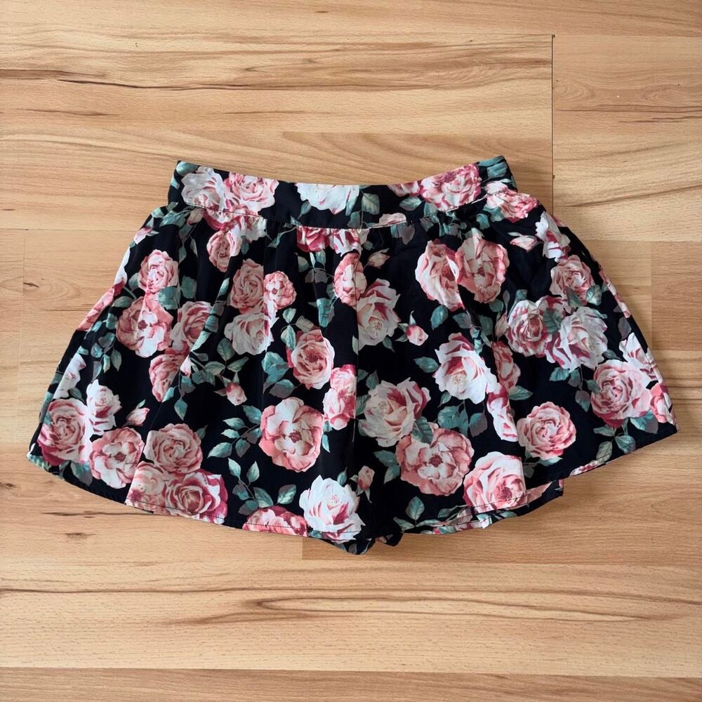Forever 21 Coquette Black & Pink Floral Skort size XS